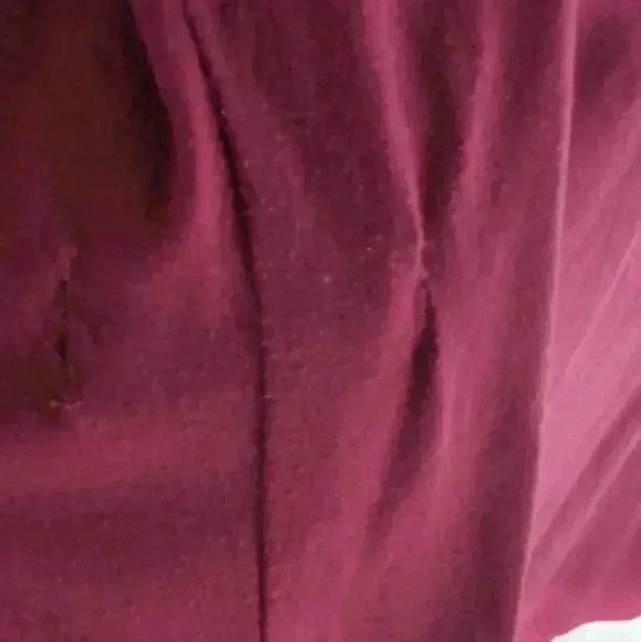 Gloria Vanderbilt Maroon Studded top Sz M - Picture 5 of 5